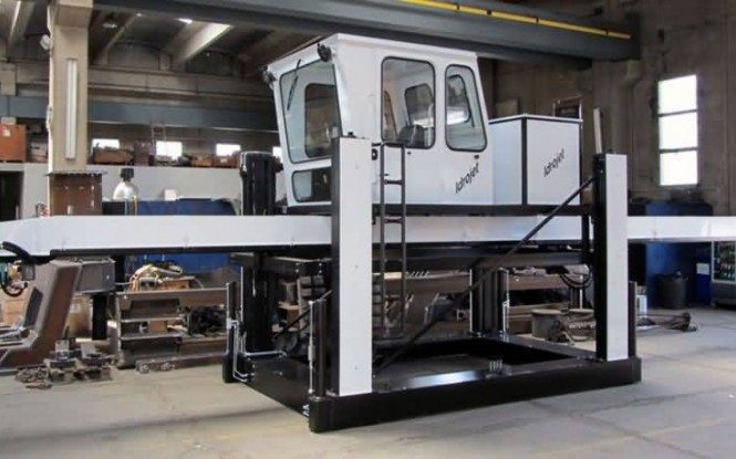 ربات هیدرولیکی با توان 24300 وات جهت رسوب زدایی داخلی مبدل بصورت اتوماتیک با 5 لنس مدل I-930.5 ساخت ایدروجت ایتالیا